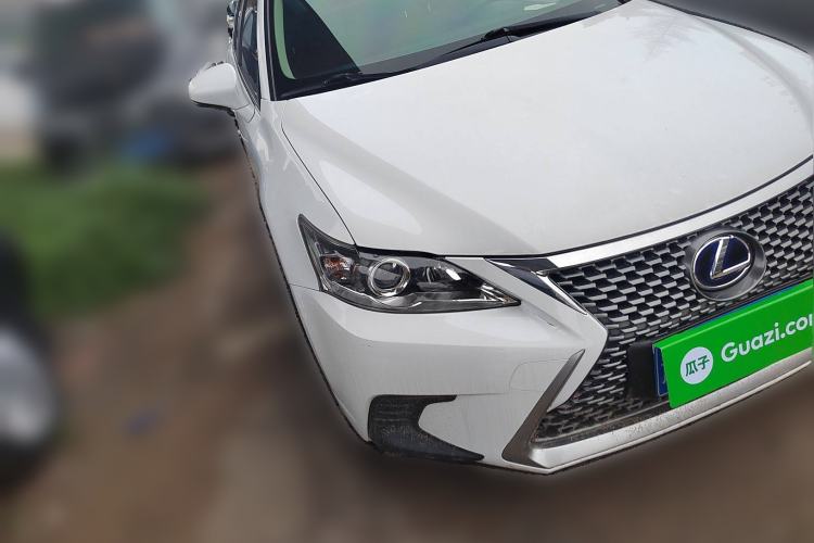 Used Lexus CT 2017 CT200h Elite Edition Two-Tone China V Standard Front Right 45 Deg