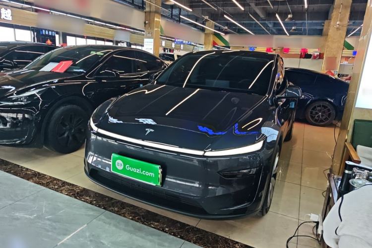 Used Tesla Model Y 2025 Long-Range All-Wheel Drive First Edition