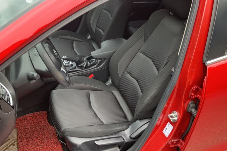 Used Mazda Mazda 3 Axela 2016 Sedan 1.5L Automatic Comfort Model
