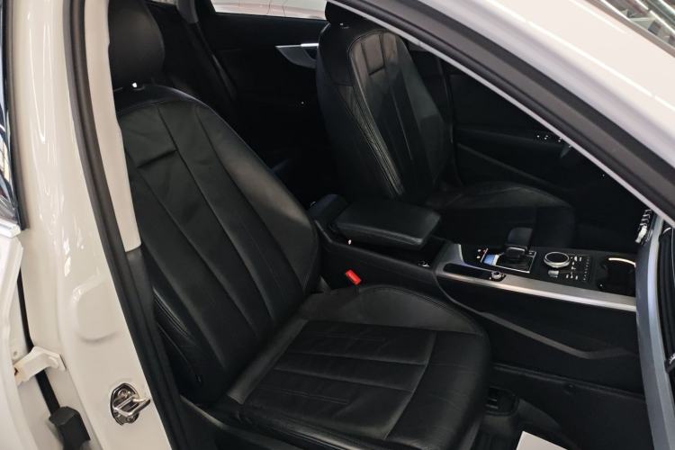 Used Audi A4L 2019 40 TFSI Fashion Version China V