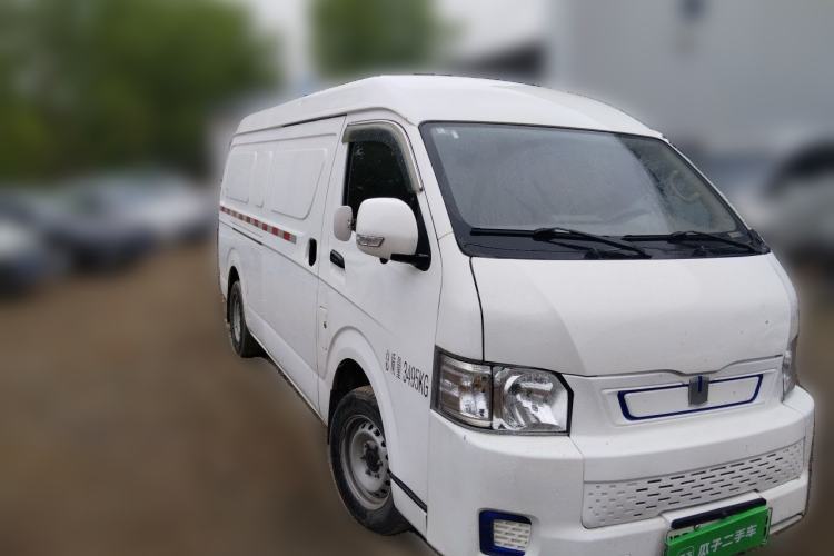 Used Farizon Xingxiang E6 2020 Van with High Roof 1365kg Payload Capacity Equipped with CATL's High-Energy Battery