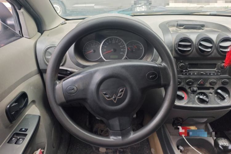 Used Wuling Hongguang 2014 1.2L Base Model China IV Steering Wheel