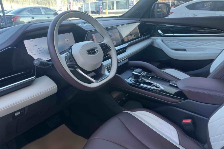 Used Geely Auto Monjaro L 2024 2.0TD High-Power Automatic Two-Wheel Drive Yunqi Version
