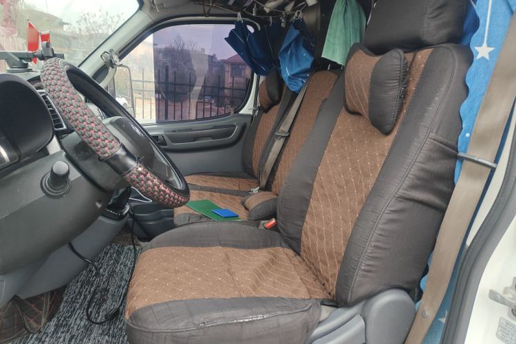 Used Dongfeng Yufeng 2021 2.3T Power King Front-Drive Logistics Van Long Wheelbase Mid-Roof 6–9 Seats China VI Standard M9T
