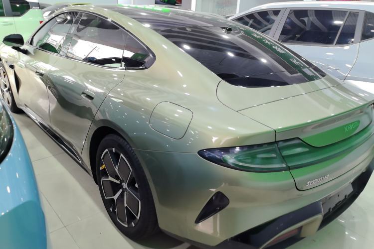 Used Xiaomi Auto SU7 2024 Rear-Drive Long-Range Intelligent Driving Version Exterior 2