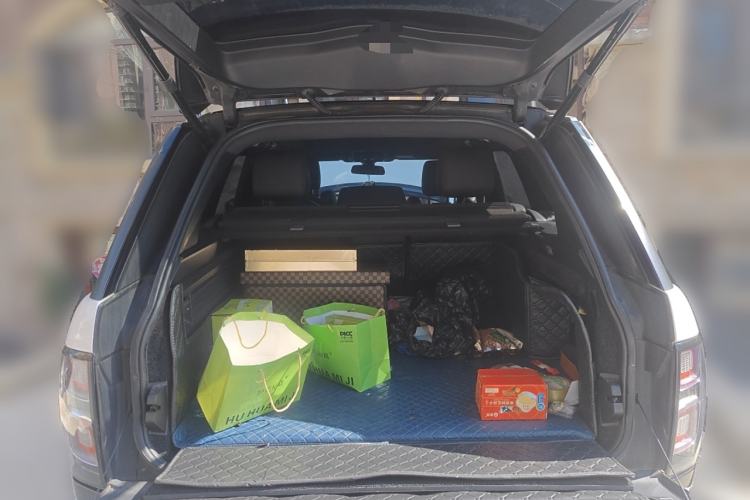 Used Land Rover Range 2015 3.0 TDV6 Vogue Trunk