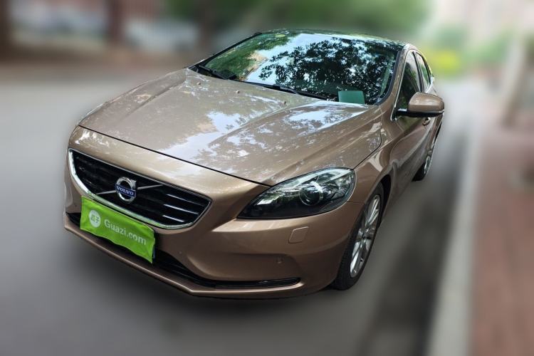 Used Volvo V40 2015 1.6T Zhiya Edition