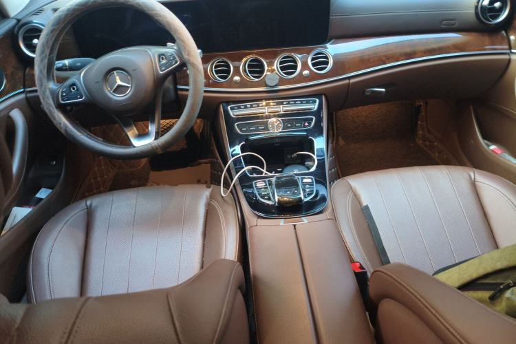 Used Mercedes-Benz E-Class 2017 E 300 L Luxury Model Center Console