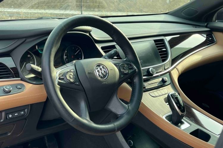 Used Buick LaCrosse 2018 28T Luxury Model