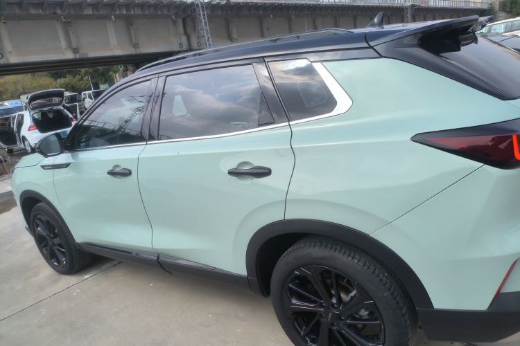 Used Dongfeng Aeolus Huge 2022 Mach Dual-Motor 1.5T MHD Dare-to-Dream Edition
