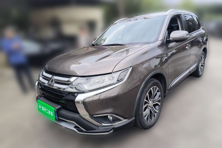 Used Mitsubishi Outlander 2016 2.4L 4x4 Luxury Edition 7-Seater