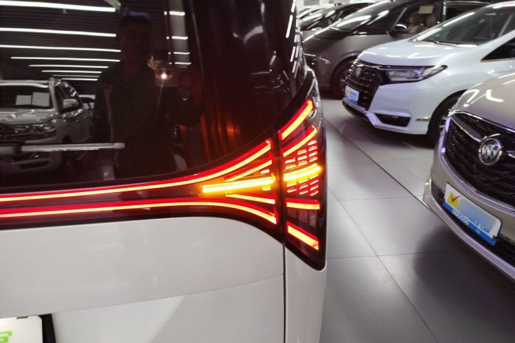 Used Geely Galaxy LEVC L380 2025 825 km Extraordinary Edition