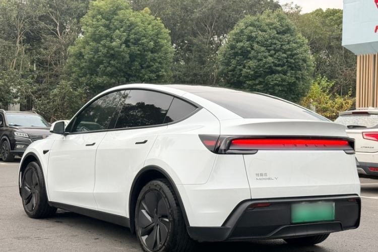 Used Tesla Model Y 2025 Rear-Wheel-Drive Version