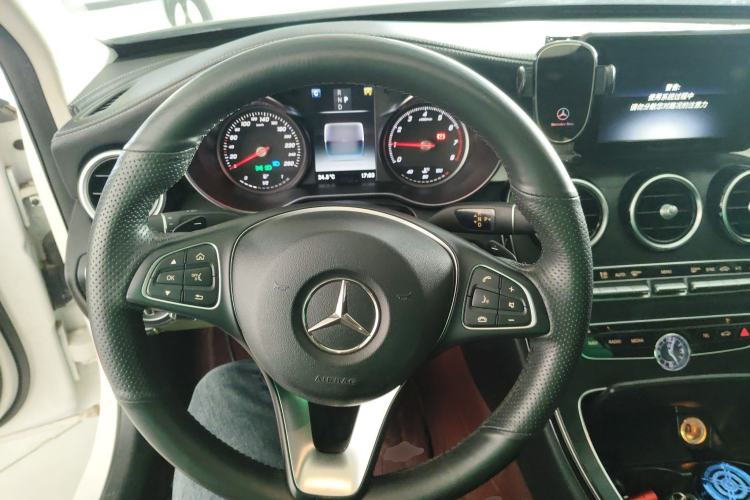 Used Mercedes-Benz C-Class 2018 C 180 L Fashion Edition Sport Version Steering Wheel