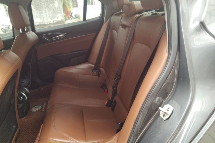 Used Alfa Romeo Giulia 2017 2.0T 200HP Luxury Edition Left Rear Seat