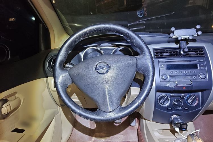 Used Nissan Livina 2013 1.6XE Manual Comfort Edition