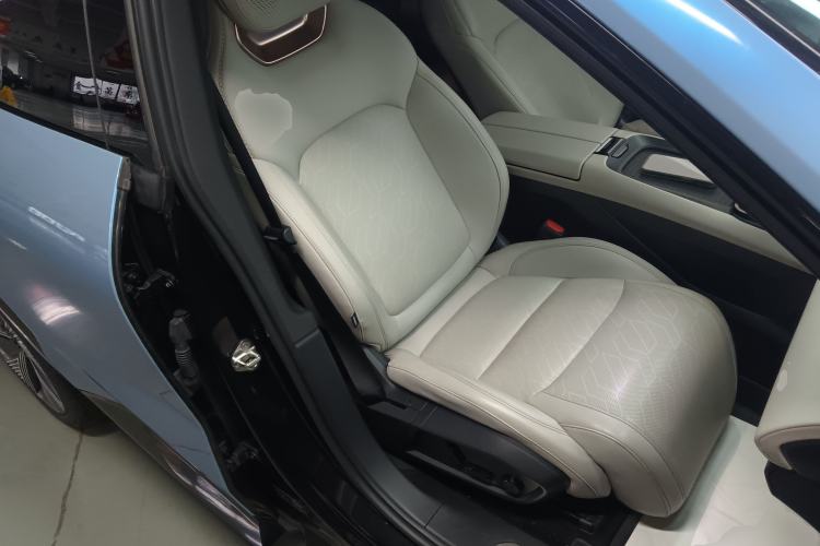 Used Lynk & Co 08 EM-P 2023 220km All-Wheel-Drive Performance Halo