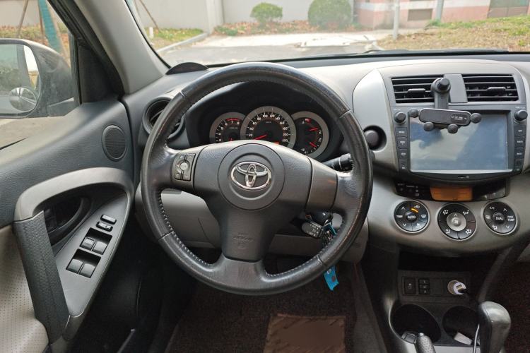 Used Toyota RAV4 2011 2.0L Automatic Luxury Edition
