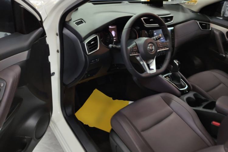 Used Nissan Qashqai 2019 2.0L CVT Luxury Edition Driver Seat