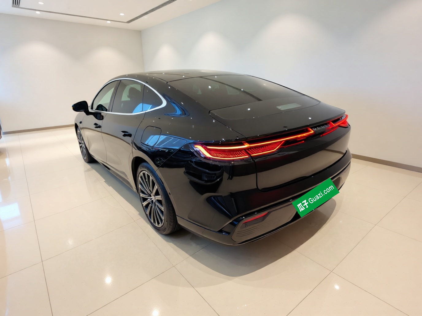 Geely Galaxy 8 2025 130km EM-P Starship Edition — снимка 4