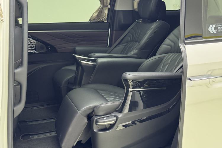 Used GAC Trumpchi M8 2024 Master Series 400T Prestige Edition Interior 4