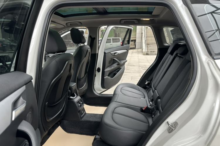 Used BMW X1 2018 sDrive18Li Fashion Model Interior 11