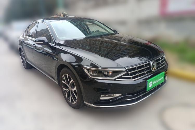 Used Volkswagen Magotan 2020 280TSI DSG Comfort Edition Front Right 45 Deg