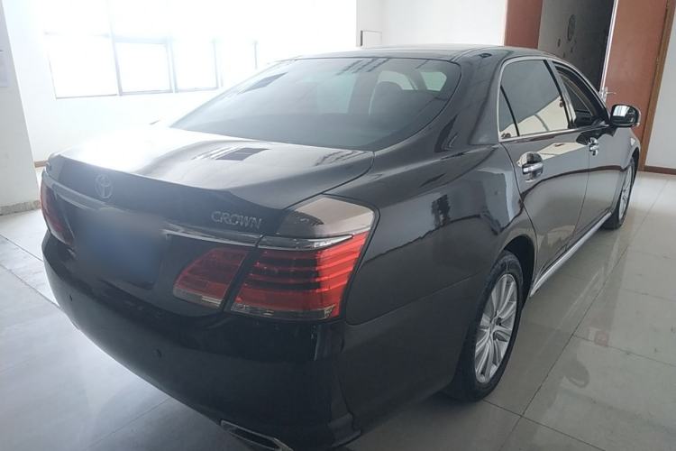 Used Toyota Crown 2012 2.5L Royal Leather Edition Rear Right 45 Deg
