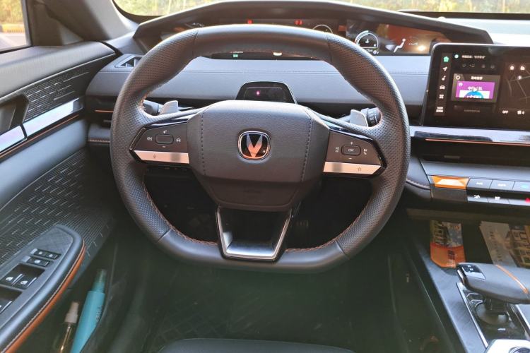 Used CHANGAN UNI-V 2022 1.5T Prestige Version
