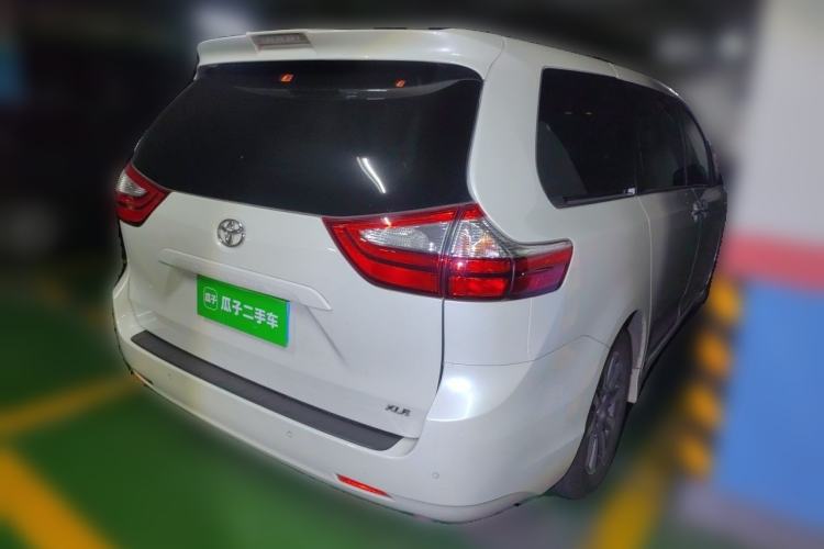 Used Toyota SIENNA 