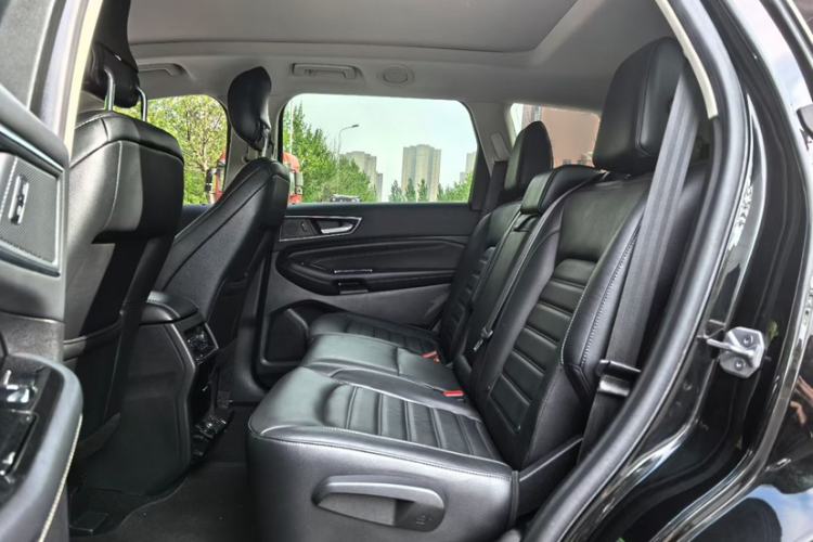 Used Ford Edge 2016 EcoBoost 245 Two-Wheel-Drive Titanium 7-Seater