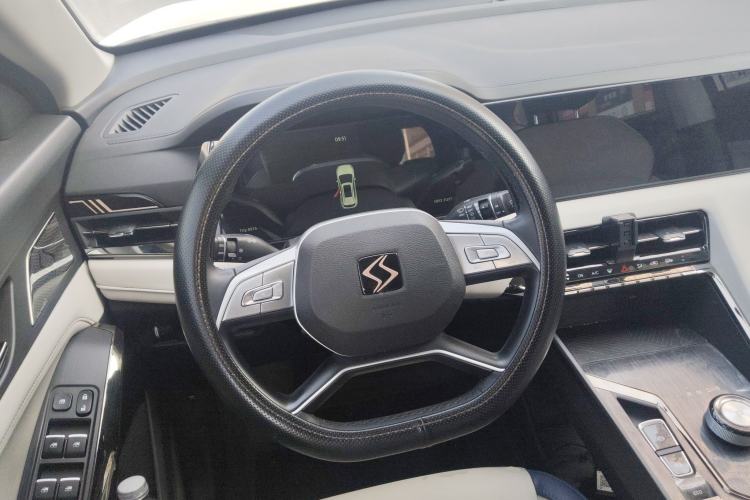 Used SOL X8 PLUS 2023 1.5 TGDI DCT Smart Home Edition 6-Seater