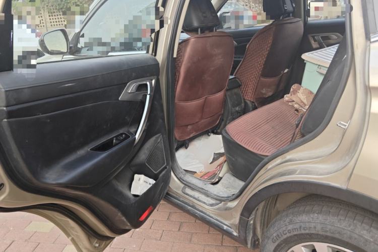 Used Geely Auto Emgrand X7 Sport 2016 2.0L Manual Smart Connect Version Left Rear Seat