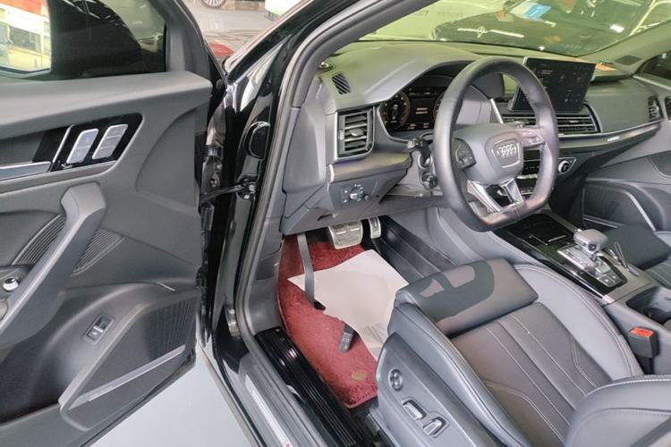 Used Audi Q5L 2025 quattro 45th Anniversary Edition 45 TFSI Luxury Dynamic Model
