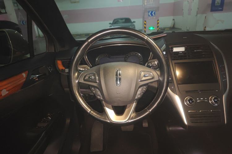 Used Lincoln MKC 2014 2.0T Four-Wheel Drive Luxury Edition Steering Wheel