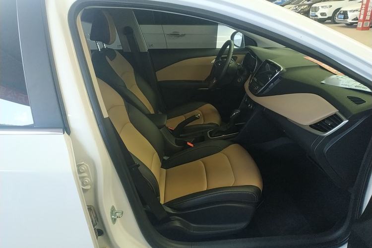 Used Chevrolet Monza 2020 320 Automatic Enjoyment Edition Right Front Seat