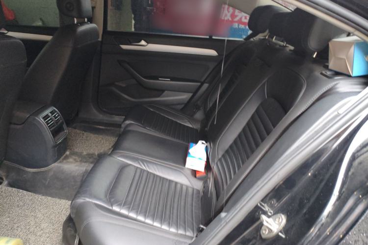 Used Volkswagen Magotan 2018 280TSI DSG Comfort Model Left Rear Seat