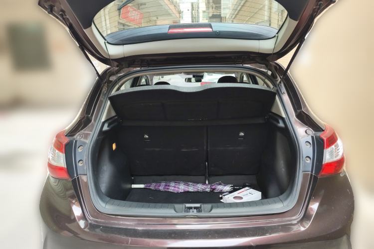 Used Nissan Tiida 2016 1.6L CVT ZhiZun Edition Trunk