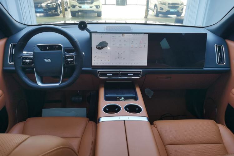 Used Li Auto L8 2023 Pro Model Center Console