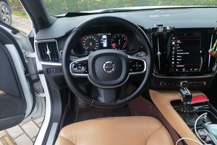 Used Volvo S90 2017 T4 Zhiyuan Edition