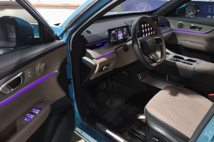 Used Chery Tiggo 8 PLUS C-DM 2025 1.5T 116 km Prestige Version 5 Seats
