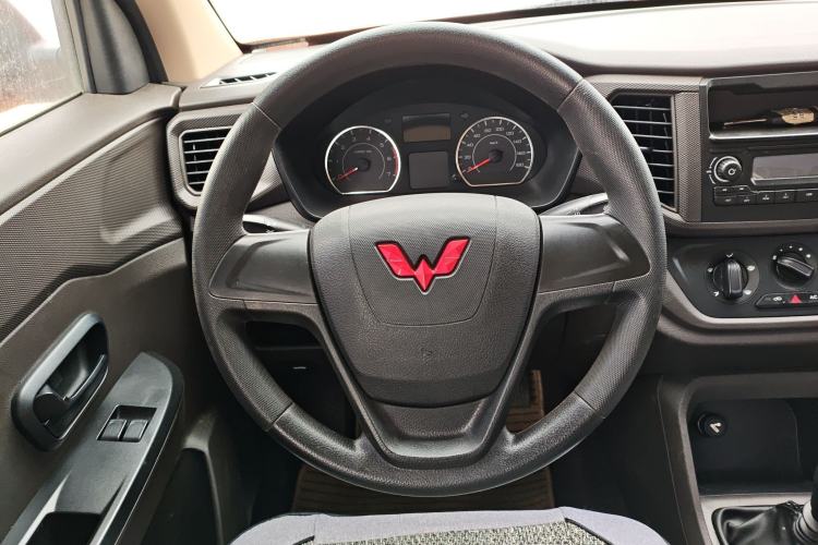 Used Wuling Hongguang V 2022 1.5L Jingqu Version Hydraulic Power Steering LAR
