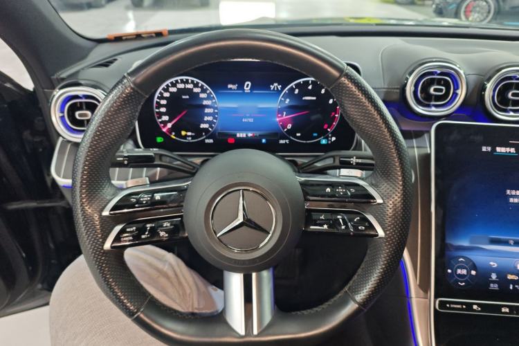 Used Mercedes-Benz C-Class 2023 C 260 L Bright Night Sports Edition Steering Wheel