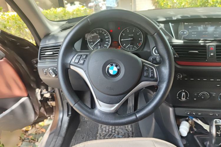 Used BMW X1 2015 sDrive18i Fashion Upgrade Edition Steering Wheel