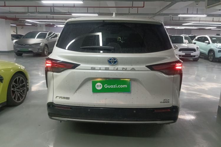 Used Toyota SIENNA 2023 2.5L Hybrid Luxury Edition