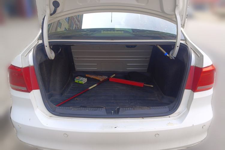 Used Volkswagen Santana 2013 1.4L Manual Comfort Edition Trunk