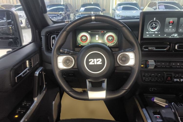 Used 212 T01 2024 2.0T Mechanic