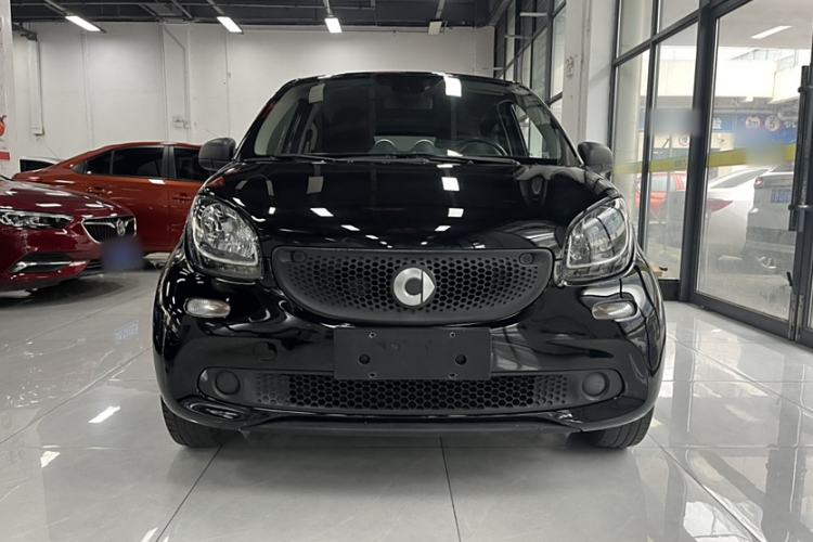Used smart forfour 2016 1.0L 52 kW Dynamic Edition
