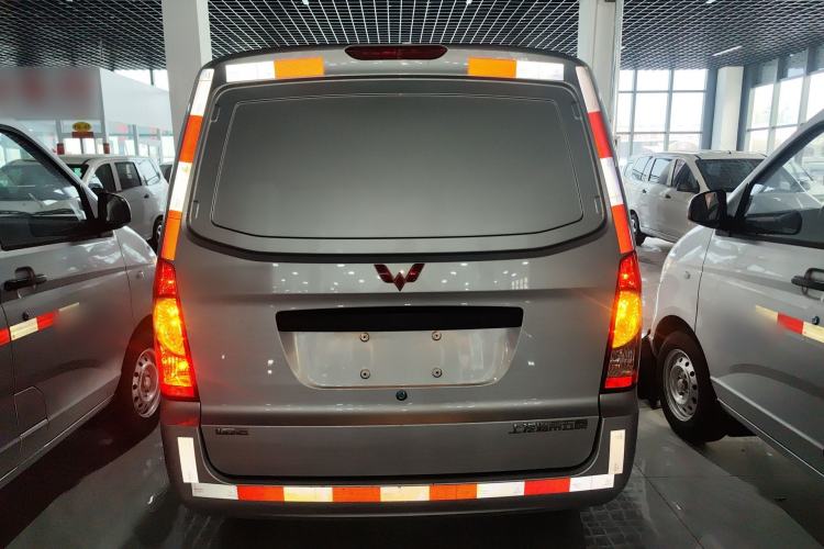 Used Wuling Rongguang S 2023 1.5L Basic Enclosed-Window Vehicle 2 Seats
