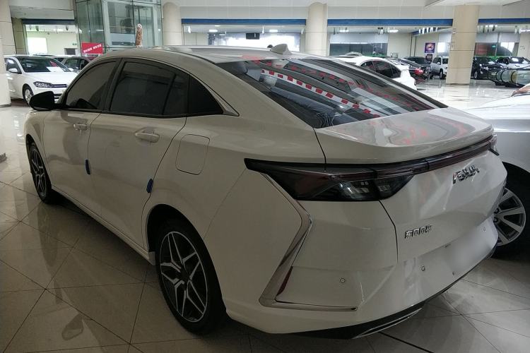 Used Dongfeng Aeolus Yixuan 2021 230T Automatic Chasing Shadow Edition
